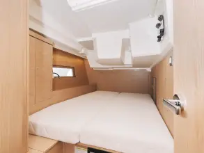 Thumbnail von Beneteau Oceanis 46.1 MR. WHITE