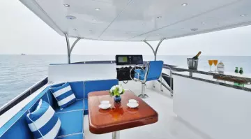 Thumbnail von Johnson 80 JOHNSON 80 FLYBRIDGE