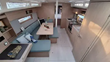 Thumbnail von Beneteau Oceanis 37.1