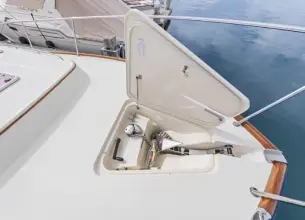 Thumbnail von Hinckley Talaria 44