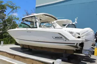 Thumbnail von Boston Whaler 320 Vantage