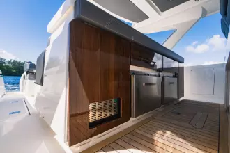 Thumbnail von Tiara Yachts 43LS