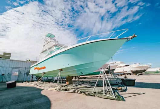 Contender 38 Express