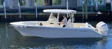 Cobia 301 CC