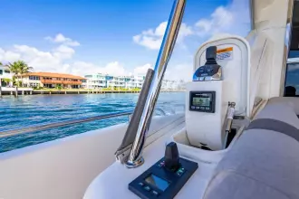 Thumbnail von Riviera 6000 Sport Yacht