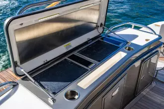 Thumbnail von Riviera 6000 Sport Yacht