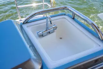 Thumbnail von Riviera 6000 Sport Yacht