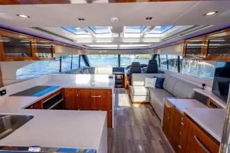 Thumbnail von Riviera 6000 Sport Yacht