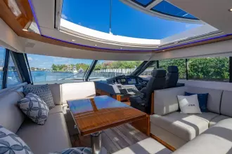 Thumbnail von Riviera 6000 Sport Yacht