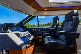 Thumbnail von Riviera 6000 Sport Yacht