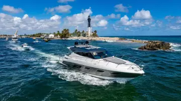 Thumbnail von Riviera 6000 Sport Yacht