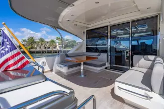 Thumbnail von Riviera 6000 Sport Yacht