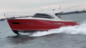 Chris-Craft Commander 42 Red Boat