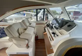 Thumbnail von Chris-Craft Commander 42 Red Boat