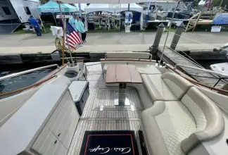Thumbnail von Chris-Craft Commander 42 Red Boat