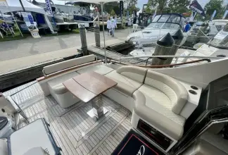 Thumbnail von Chris-Craft Commander 42 Red Boat