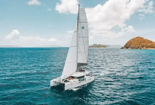 Lagoon 52