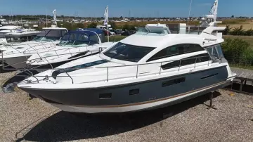 Fairline Squadron 42