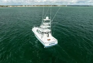 Thumbnail von Tiara Yachts 42