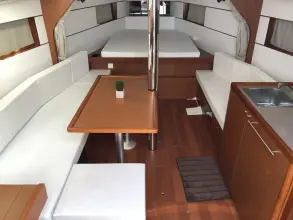 Thumbnail von Beneteau Oceanis 38