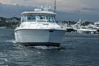 Thumbnail von Tiara Yachts 4000 Express Sleeping Giant