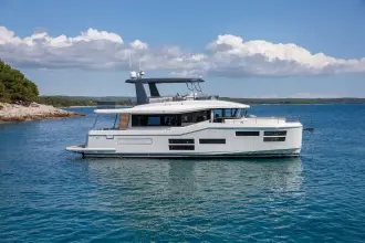 Beneteau Grand Trawler  62 .