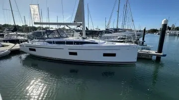 Bavaria C38 225000012