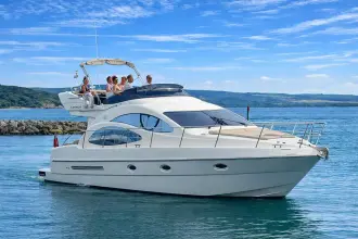 Azimut 42 Escape