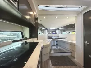 Thumbnail von Cruisers Yachts 390 Express Coupe LUX LIFE