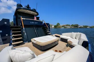 Thumbnail von Lazzara Yachts LSX 67 LAZZARA LSX 67