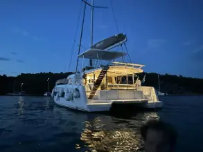 Thumbnail von Bali 4.6 Star Velvet (A/C, Generator, Water Maker, dishwasher)