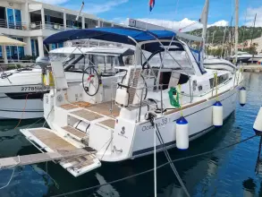 Thumbnail von Beneteau Oceanis 38.1