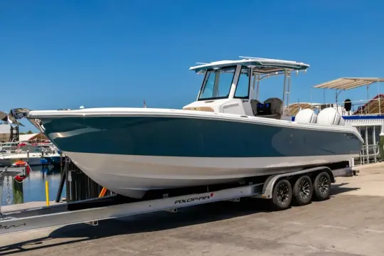 Edgewater 325 CC