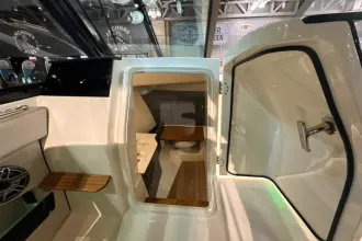 Thumbnail von Boston Whaler 330 Vantage