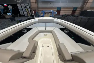 Thumbnail von Boston Whaler 330 Vantage