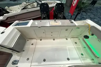 Thumbnail von Boston Whaler 330 Vantage
