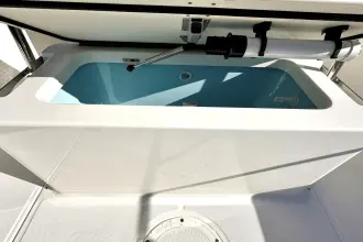 Thumbnail von Boston Whaler 190 Montauk