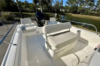 Thumbnail von Boston Whaler 190 Montauk