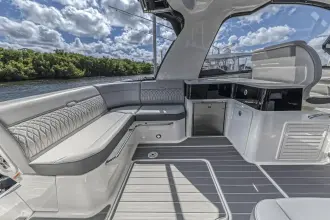 Thumbnail von Sea Ray 370 Sundancer Outboard