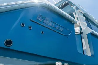 Thumbnail von Boston Whaler 365 Conquest