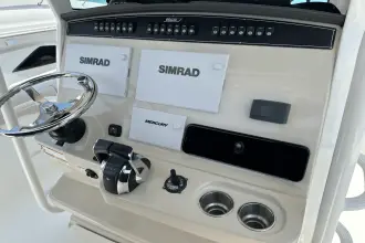Thumbnail von Boston Whaler 330 Outrage