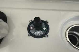 Thumbnail von Boston Whaler 330 Outrage