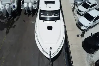 Thumbnail von Boston Whaler 365 Conquest