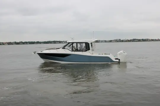 Boston Whaler 365 Conquest