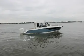 Thumbnail von Boston Whaler 365 Conquest