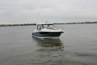 Thumbnail von Boston Whaler 365 Conquest