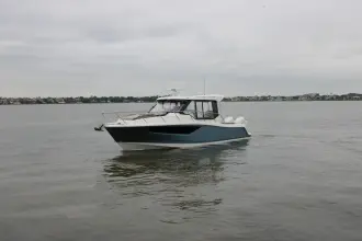 Thumbnail von Boston Whaler 365 Conquest