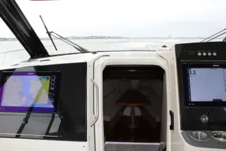 Thumbnail von Boston Whaler 365 Conquest