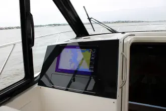 Thumbnail von Boston Whaler 365 Conquest