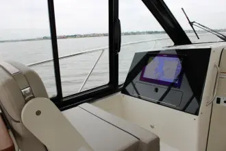 Thumbnail von Boston Whaler 365 Conquest